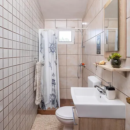 Apartman With Parking Space Rastici, Ciovo - 25224 Trogir