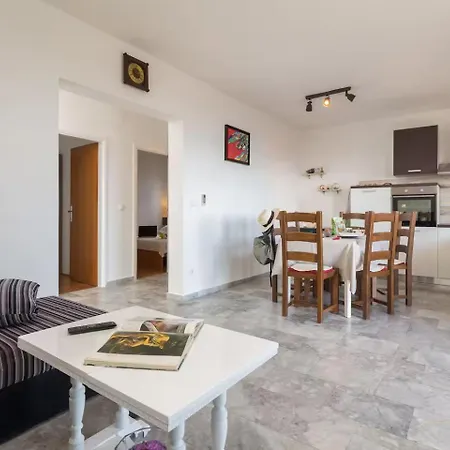 Apartman With Parking Space Rastici, Ciovo - 25224